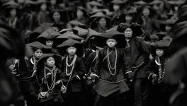 ���ڰ�֮�䡪��Фͮͮ����װס���ΰ��Ӱ������չ���������Ļ